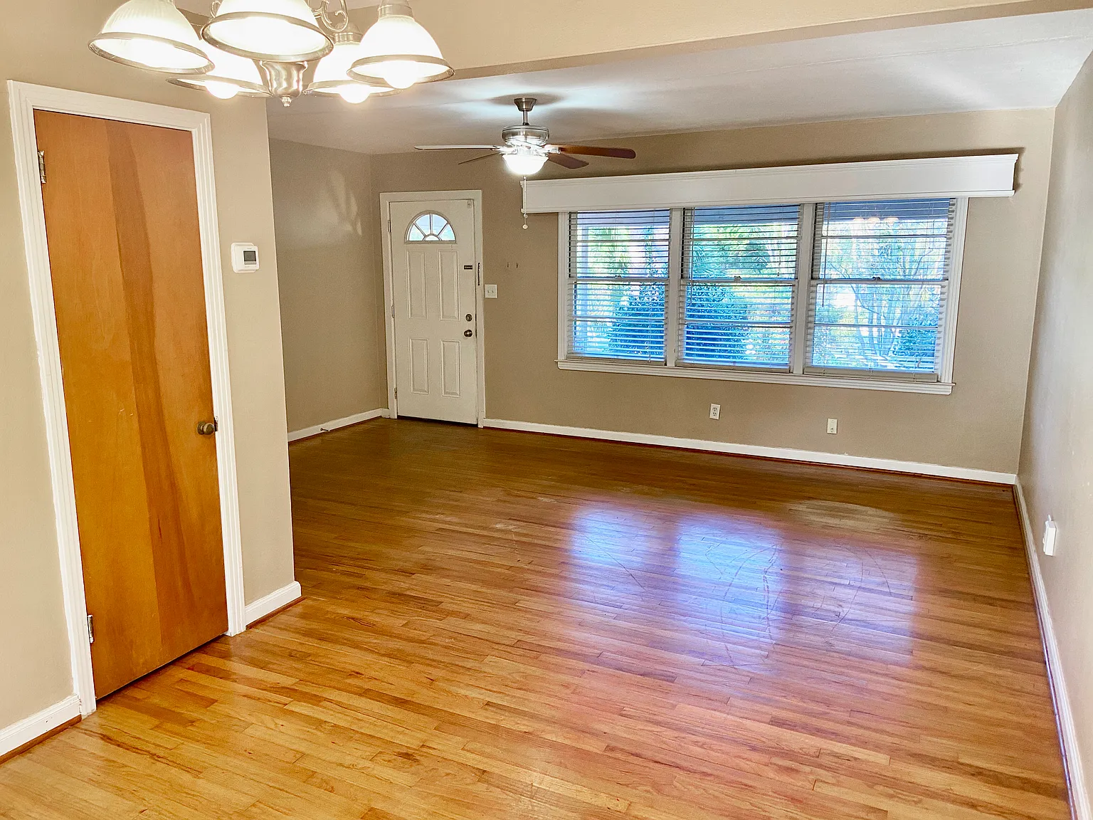 3555 Bayou Boulevard — Photo 2
