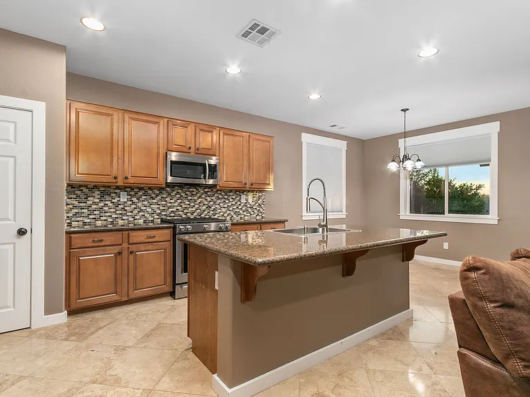 38152 Mulligan Dr — Photo 7