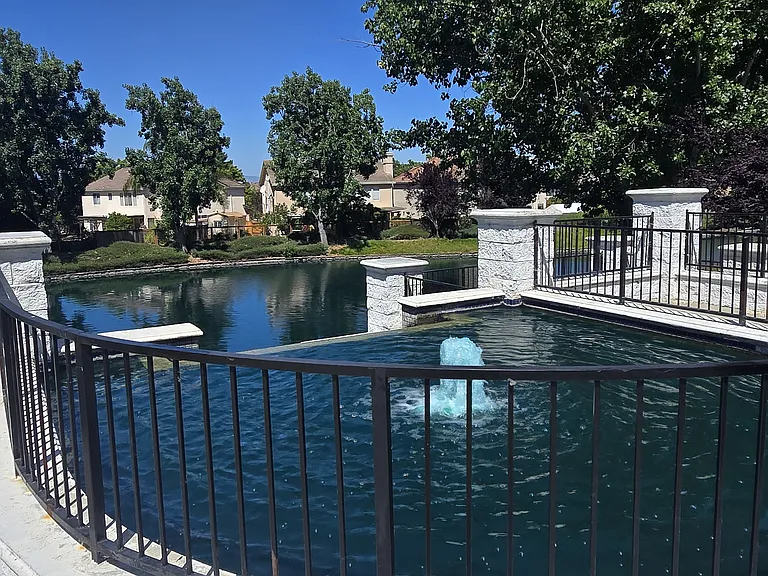 3292 Chateau Du Lac — Photo 34
