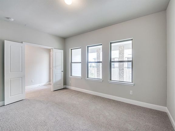 5th image of 4115 Kearsage Dr