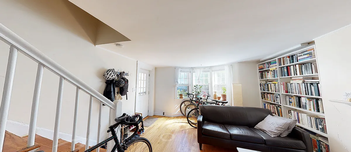 Building Photo - 38 Gibson St #7