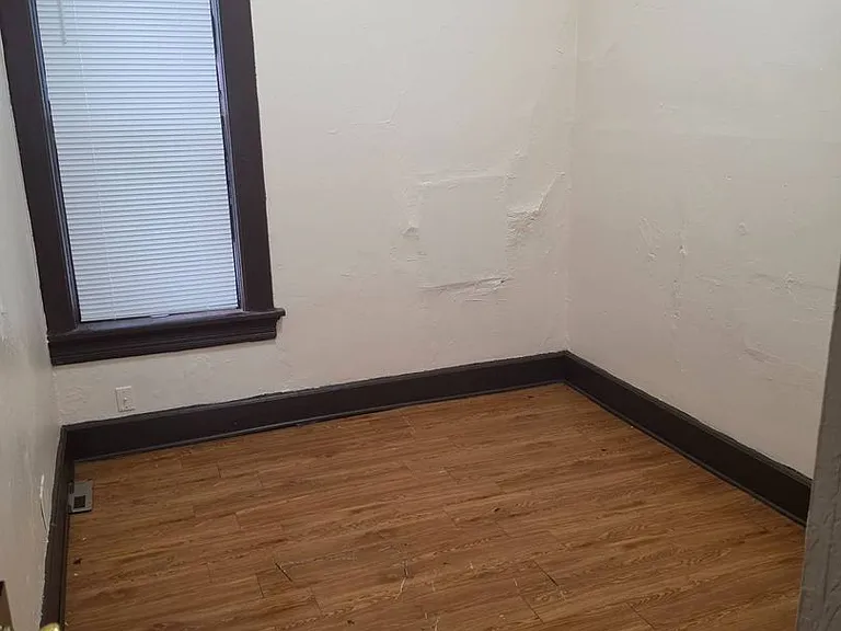 602 W Center St — Photo 6
