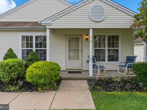 26 Carriage Stop Dr, Berlin, NJ 08009