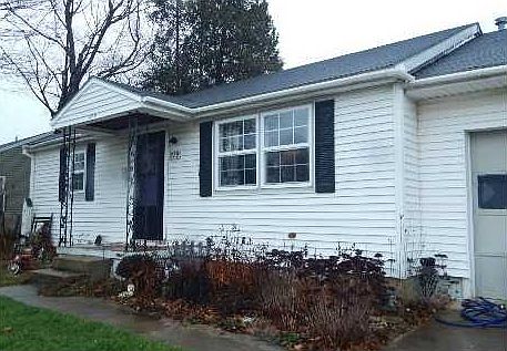 1st image of 879 Eichelberger Dr