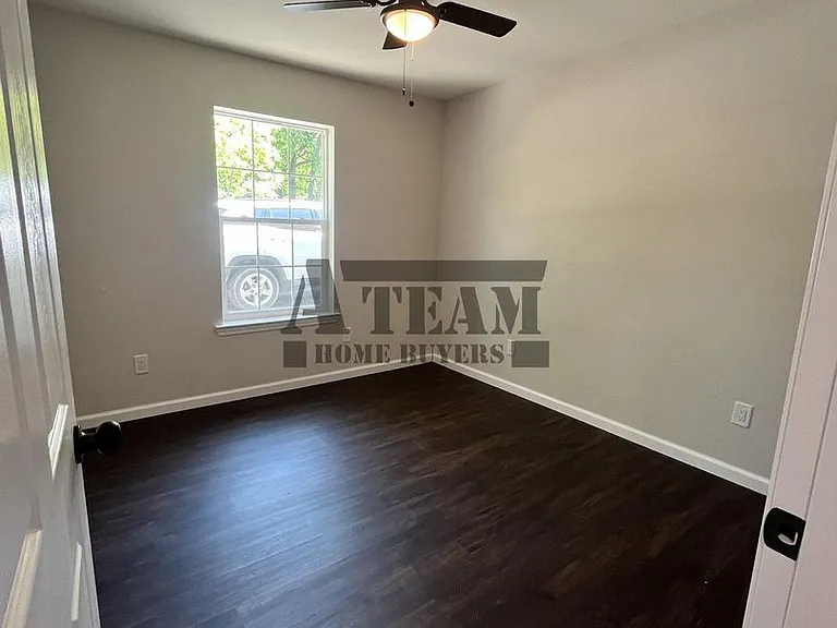 127 Guadalupe St — Photo 14