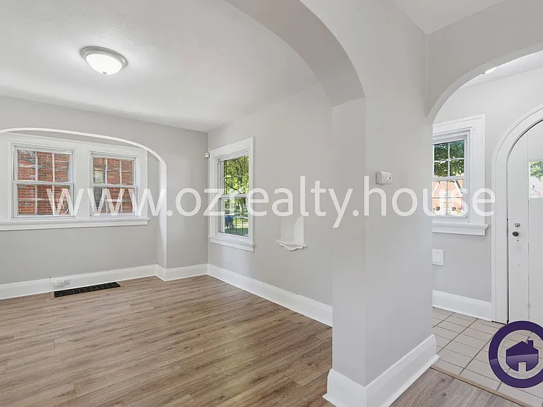 3756 Maxwell Rd — Photo 3