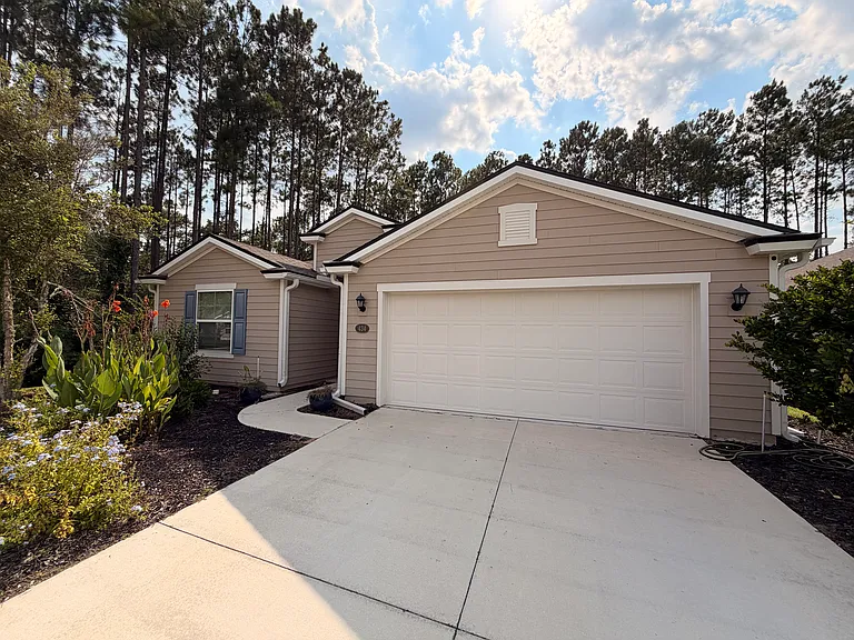 434 Glasgow Dr — Photo 2