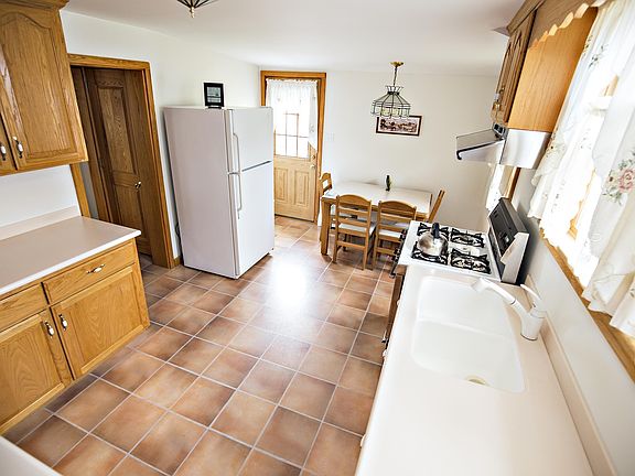 ....w/ Amish Cabinetry and....