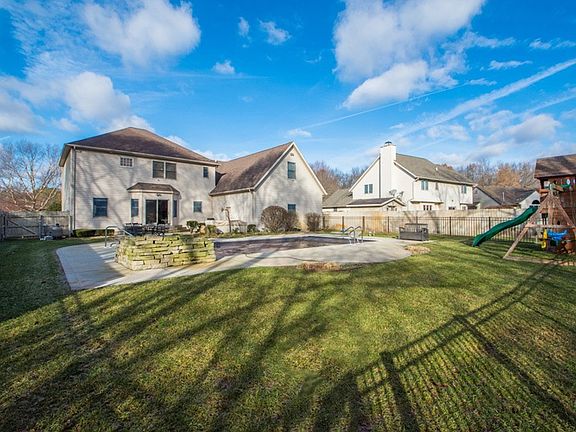 2nd image of 3701 Woodfield Ln