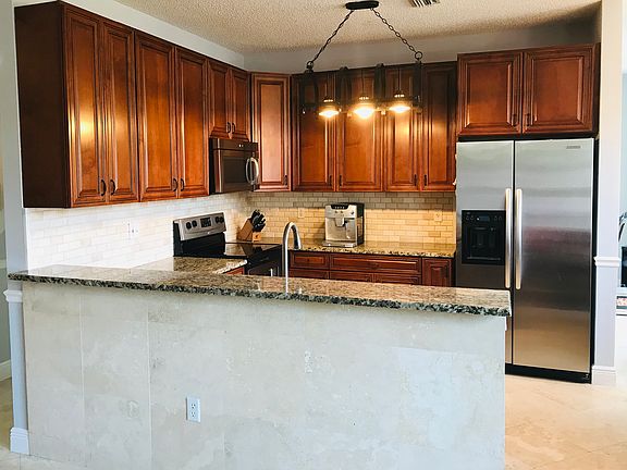 4th image of 541 NW 158th Ln