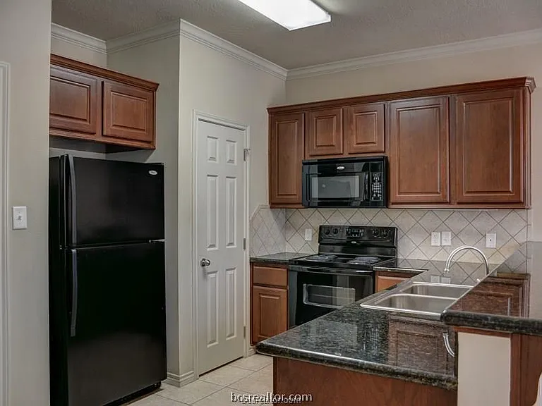 146 Forest Dr — Photo 5