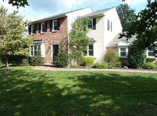 54 Iron Rock Ct, Holland, PA 18966