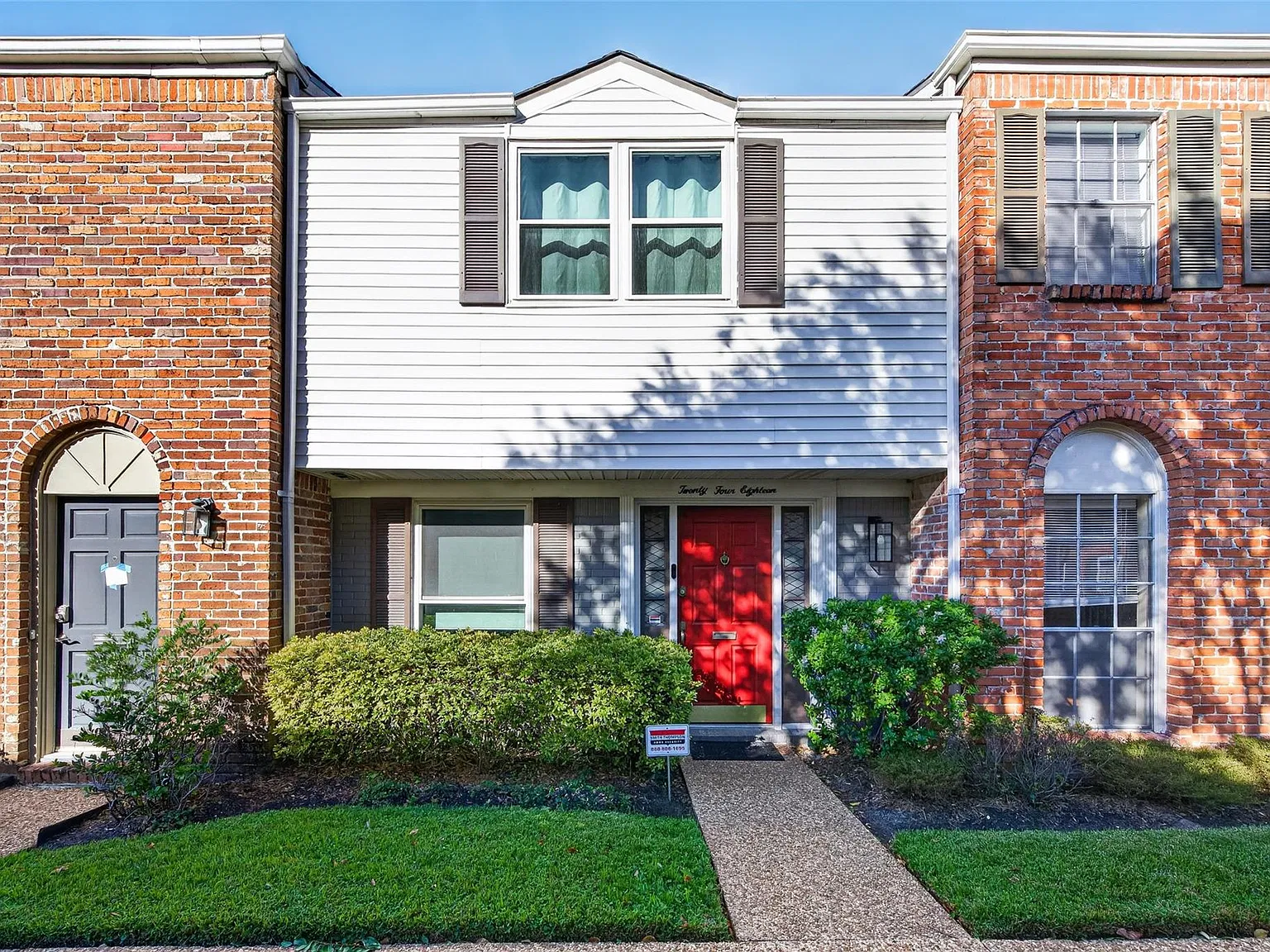2 bed, 1.5 bath, 1444 sqft, $2,300 — Photo 2