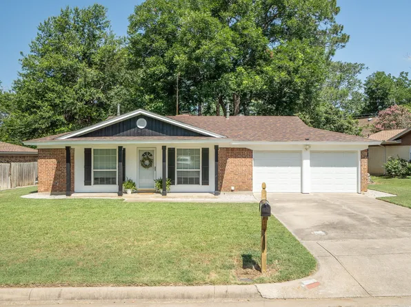1933 Mesquite Trl, Hurst, TX 76054