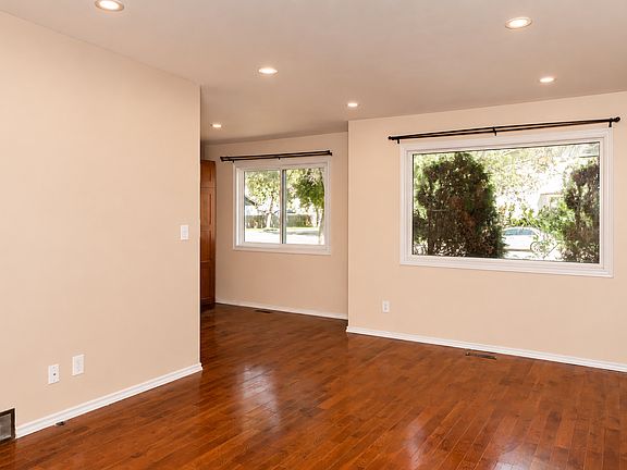 3rd image of 834 McMeans Ave E