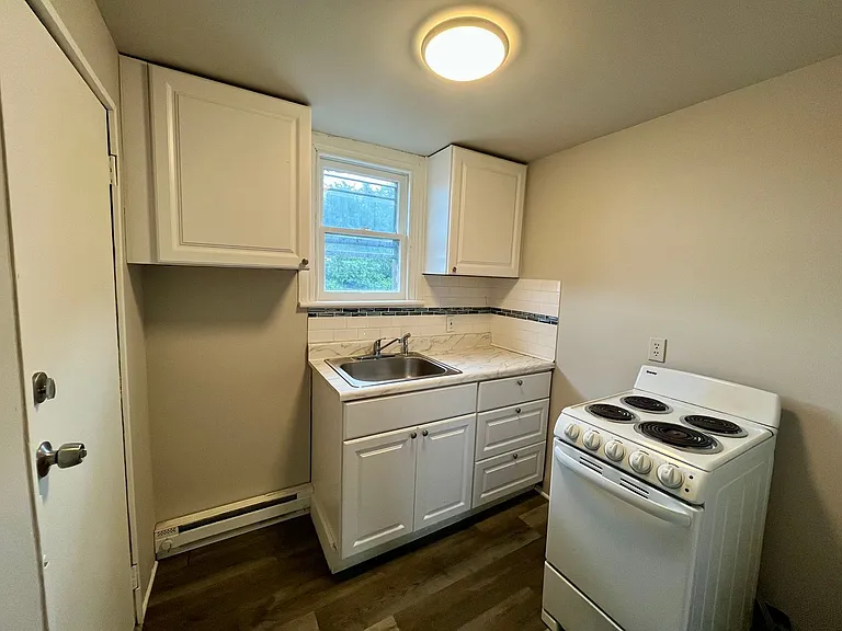 65 N Main St — Photo 4