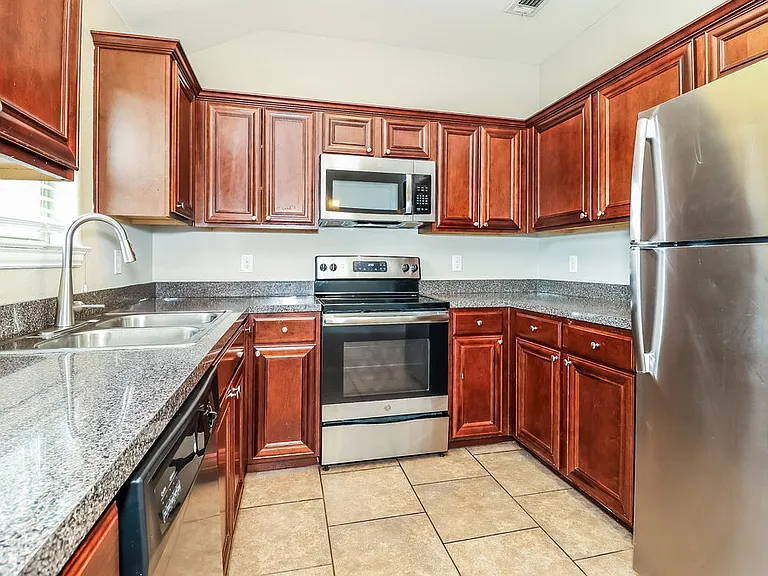 7617 Hollow Forest Dr — Photo 7