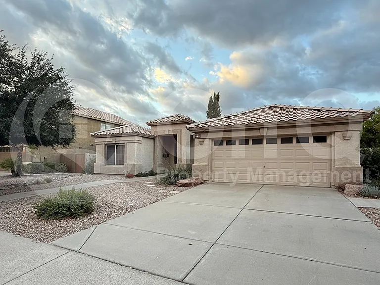 685 W Estrella Dr — Photo 3