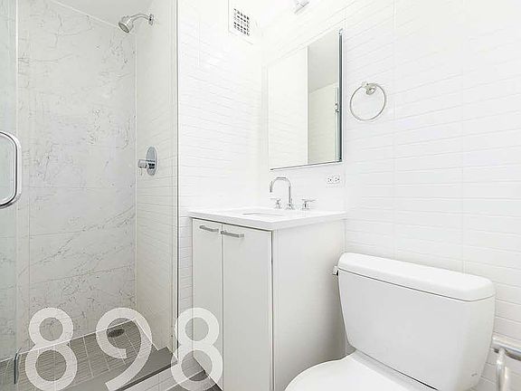 5th image of 160 W 97th St APT 11J