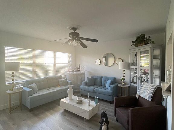 4th image of 55 Coventry Ln #55-C