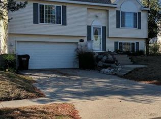 169 Oak St NE, Rockford, MI