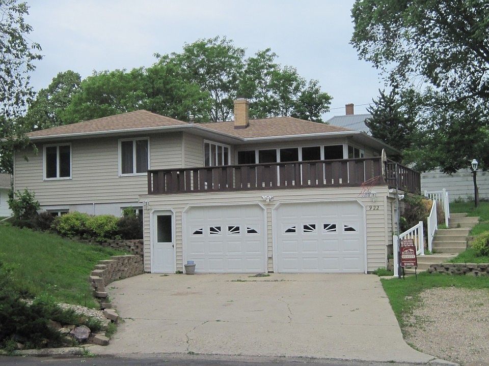 A Nice Private Three Bedroom Home with a Large Deck