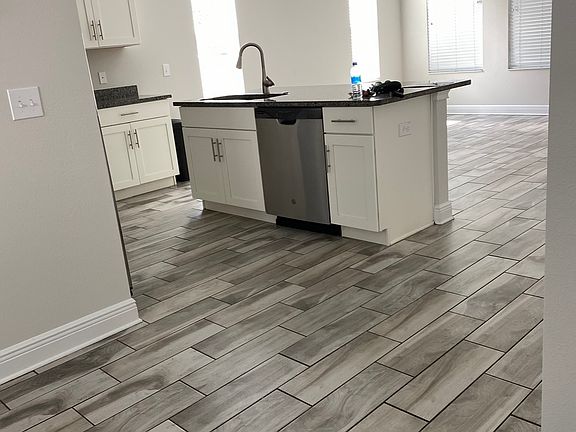 3rd image of 2951 W Cherry St