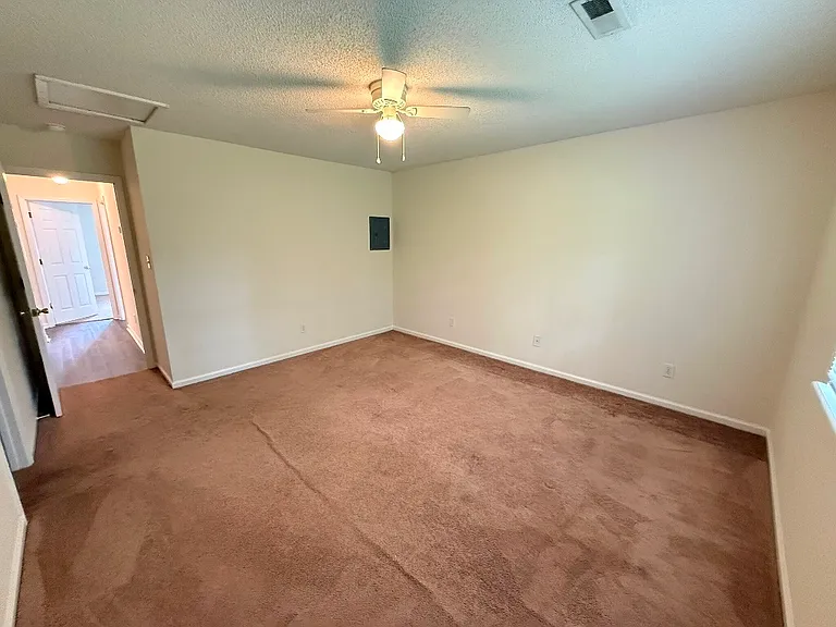 104 Benin Ct #B — Photo 31