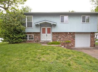 1205 Walnut Dr, Arnold, MO 63010