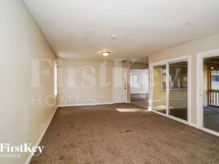 6440 W 15th St — Photo 3