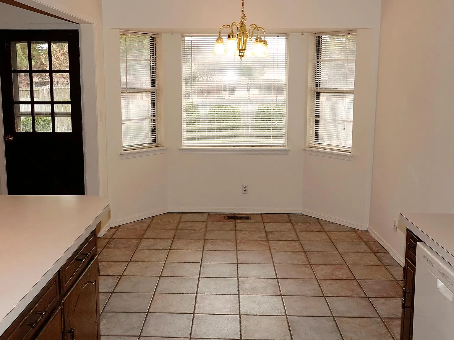 3 bed, 1592 sqft, $1,250 — Photo 2