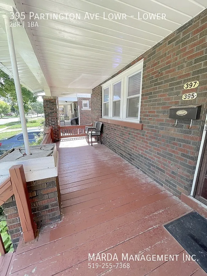 Spacious 2 Bed/1 Bath Lower Unit By University Of Windsor! Inclusive! — Photo 2