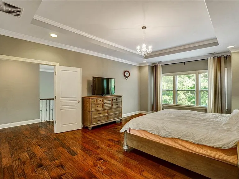 633 Leland Pkwy — Photo 23