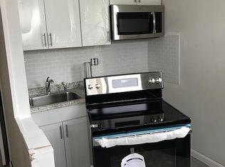 121 Moore St, Lowell, MA 01852