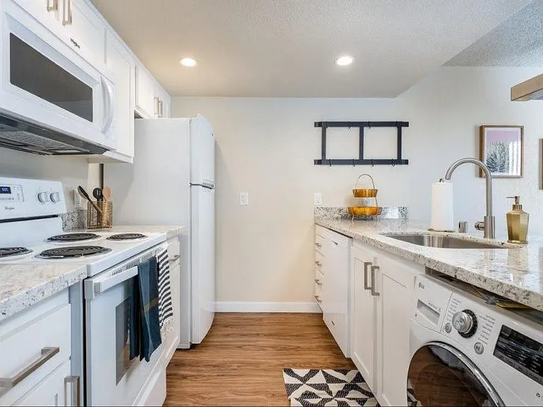 The Parc Apartments — Photo 4