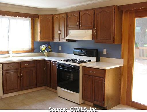2nd image of 4 Williams Rd