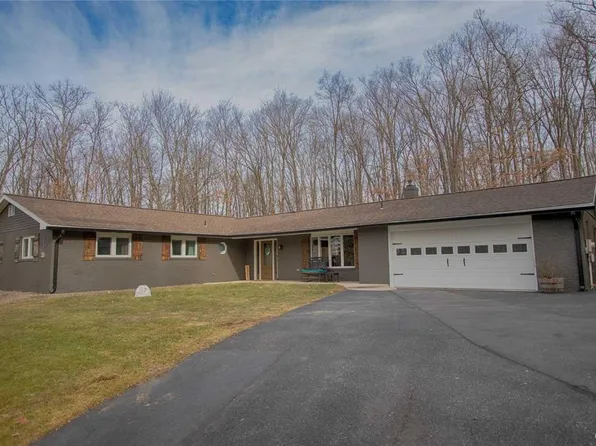 4325 Copeechan Rd N, Schnecksville, PA 18078