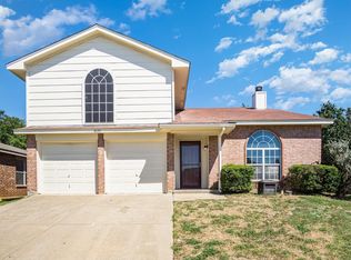 8653 Fountainview Ter, Hurst, TX 76053