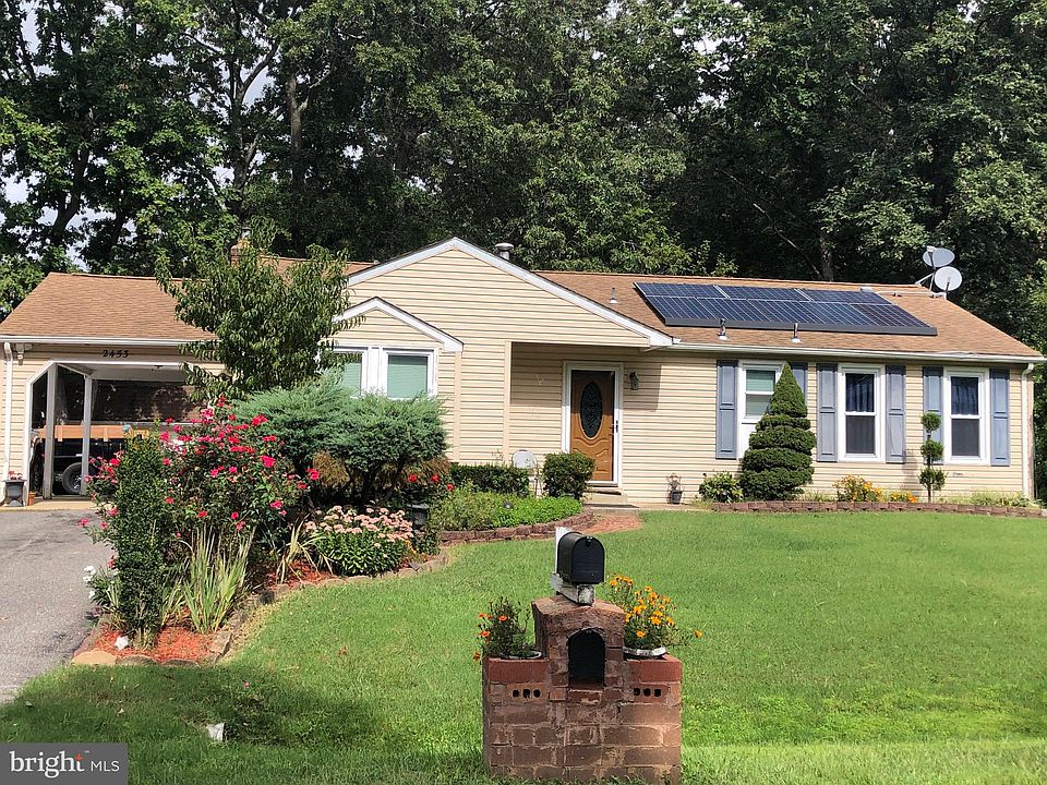 2nd image of 2453 Shawnee Ln