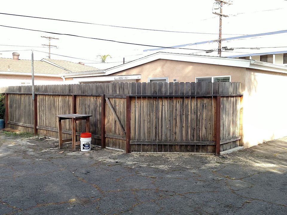 1st image of 347 W 8th Ave