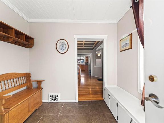 5th image of 5009 W 45th St