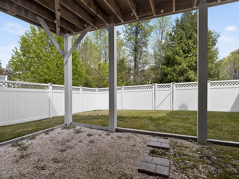 15224 N Berwick Ln — Photo 9