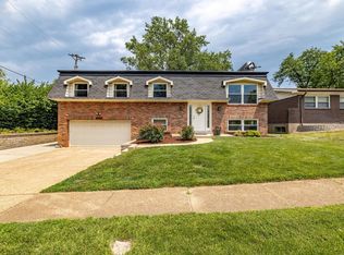 10138 Baptist Church Rd, Saint Louis, MO 63123