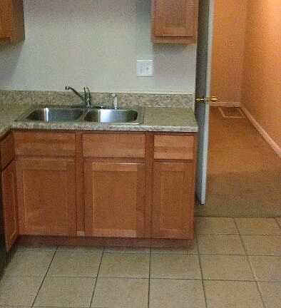 3rd image of 2856-B S Jefferson Ave