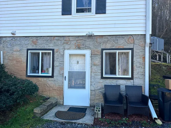 9 Alzena Rd #B, Sylva, NC 28779