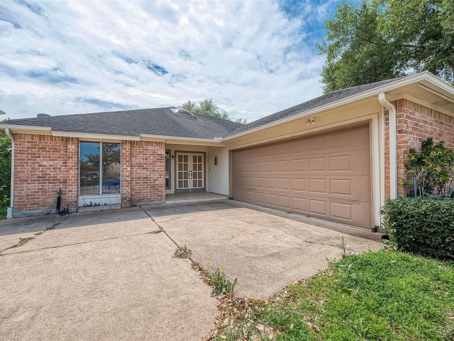 2927 Lakeview Dr, Missouri City, TX 77459 | Zillow