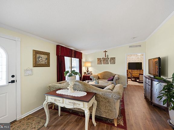 4th image of 563 Wynn Wood Cir