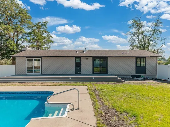 3425 E Upriver Dr, Spokane, WA 99217