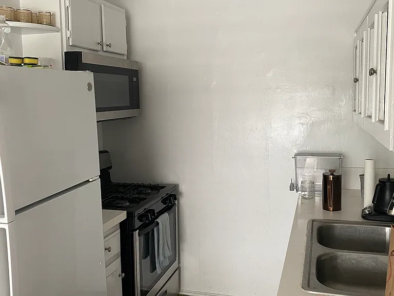 420 Oakland Ave — Photo 5