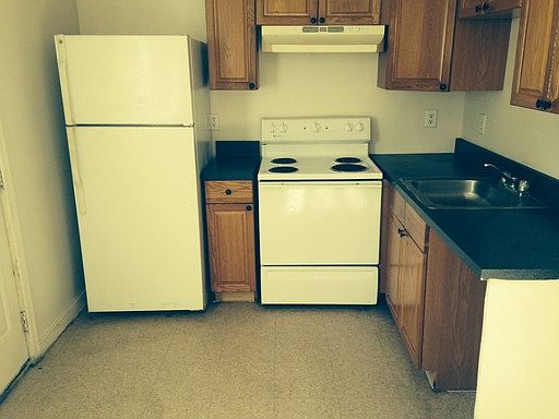 3rd image of 401 E Brookland Park Blvd APT A